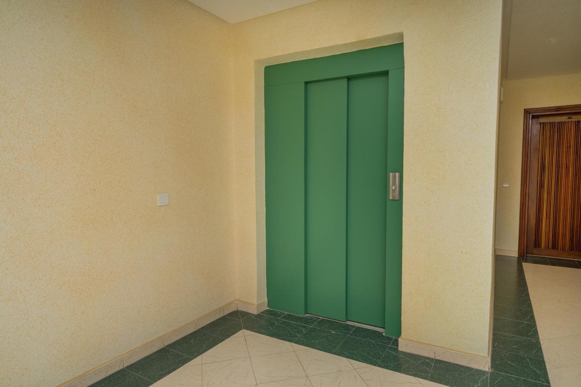 Sleek & Elegant Flat Close To Marina, Ideally Located With Corniche 3' Away And A Shopping Centre 1' On Foot Apartment Tangier