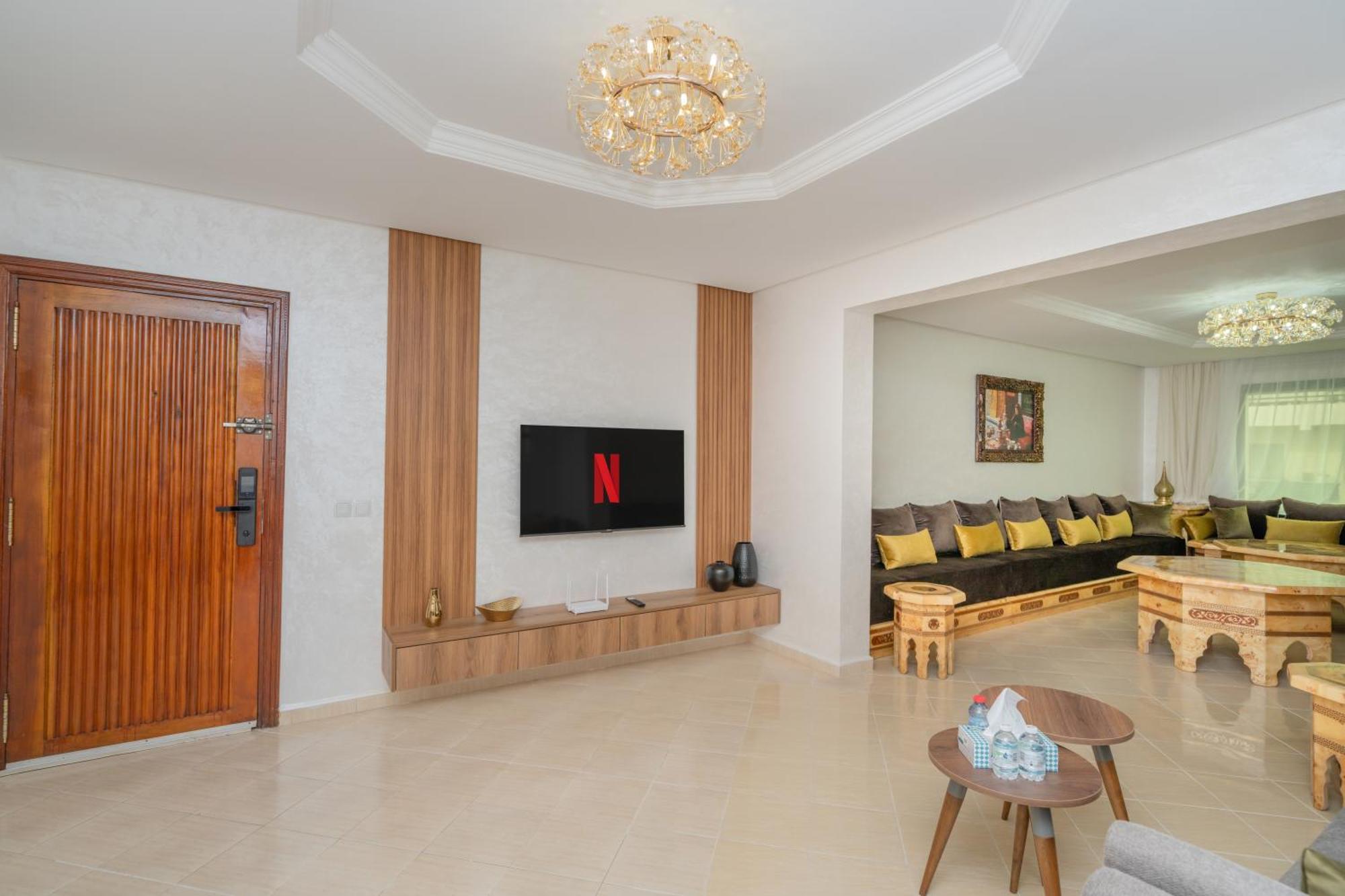 Sleek & Elegant Flat Close To Marina, Ideally Located With Corniche 3' Away And A Shopping Centre 1' On Foot Apartment *